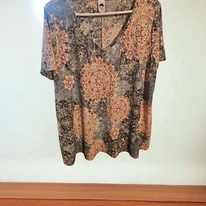 Floral Patterned V-Neck Top NWOT